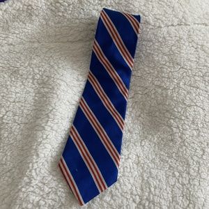 Brooks Brothers makers 100% silk tie